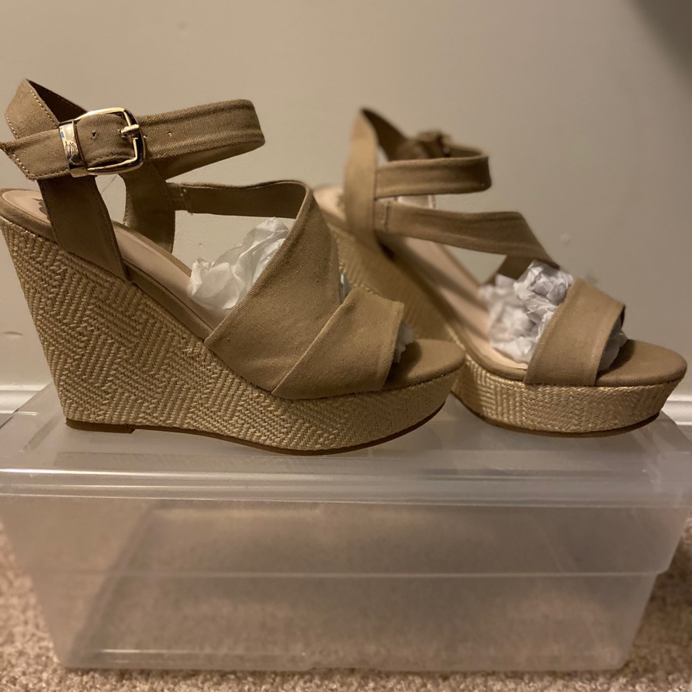 Fergalicious wedges - tan size 7